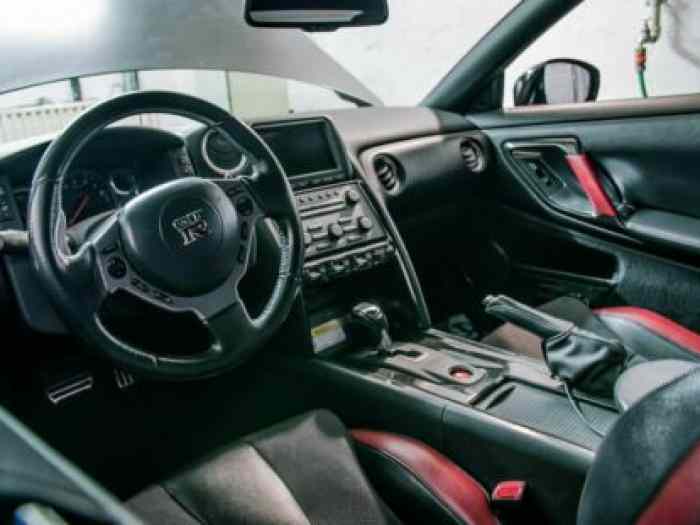 Nissan Nissan GTR Black Edition 1