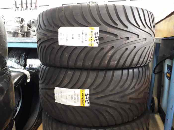Pneus slick pluie Dunlop 245/650 R18 1