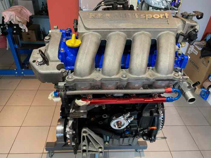 moteur f2000 zamb sport F4R