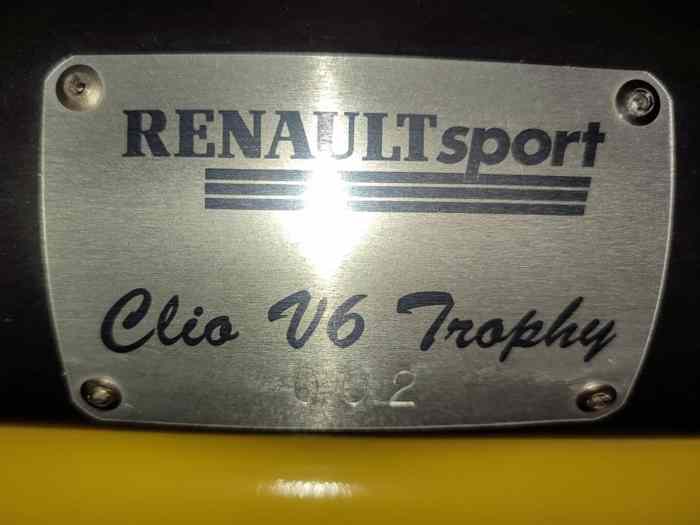 Renault Clío V6 Trophy 3