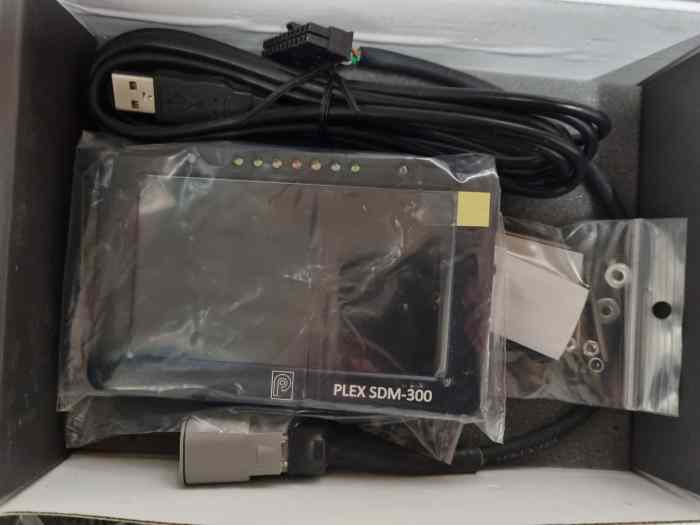 Dashboard plex sdm-300 neuf – photo 1 sur 2