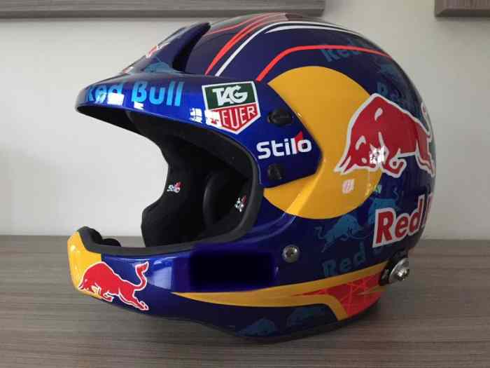 casque stilo wrc des rallye , déco Red Bull perso , norme SA 2015 le tout neuf , taille L , jamais porté 0