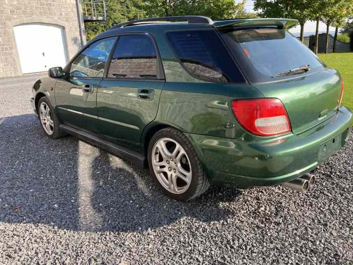 subaru impreza break 2.0 turbo WRX bonne état 2