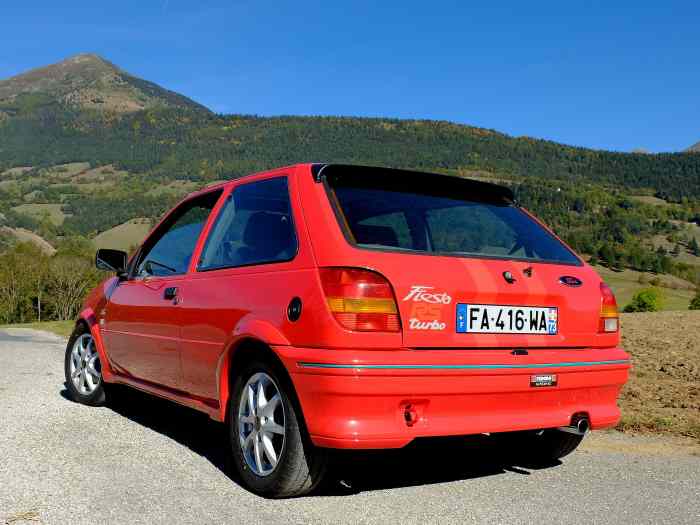 Ford Fiesta RS Turbo 1