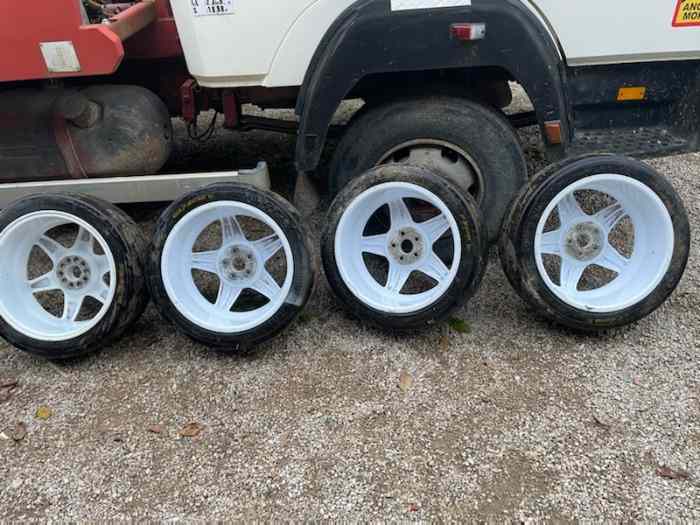 jantes avec pneus subaru – photo 2 sur 3