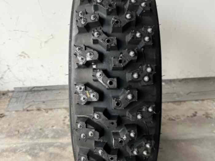 145/80 R13 - x4 pneus clous neufs maxi Suede en 13