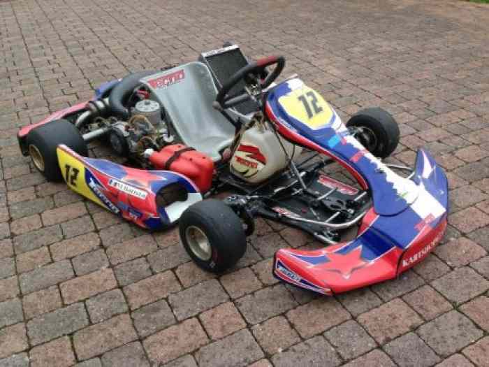 Vends ou échange karting 125 moteur TM kz 10 C Usine 4