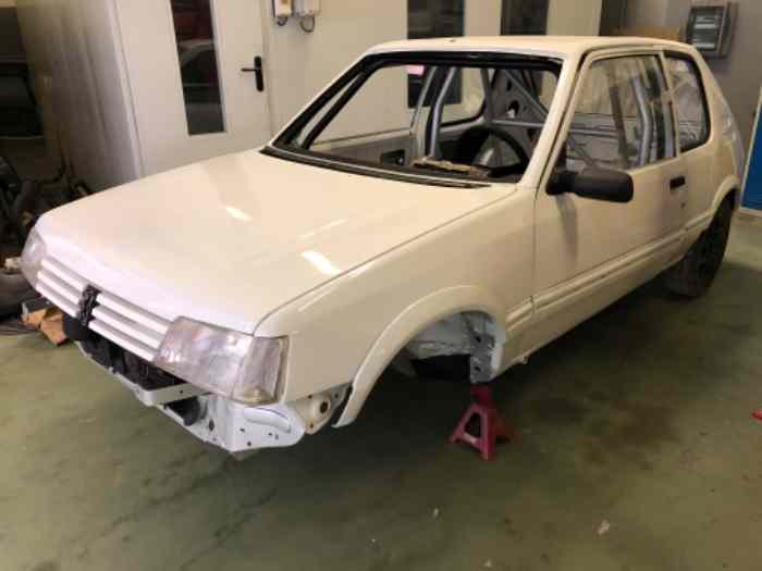 Caisse 205 gti vh 0