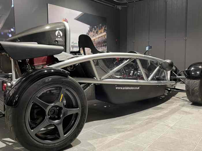 ARIEL ATOM 2 de seulement 7280km 300ch 1