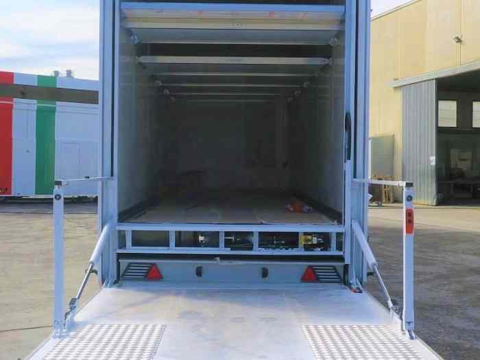 Z2 SLIDE ASTA CAR BY PADDOCK DISTRIBUTION 3