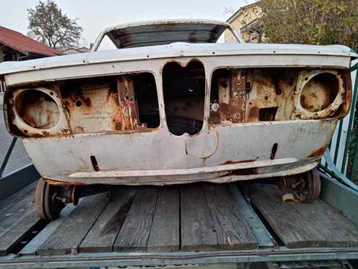 Caisse nue de BMW E10 2002 1600 2002Ti...