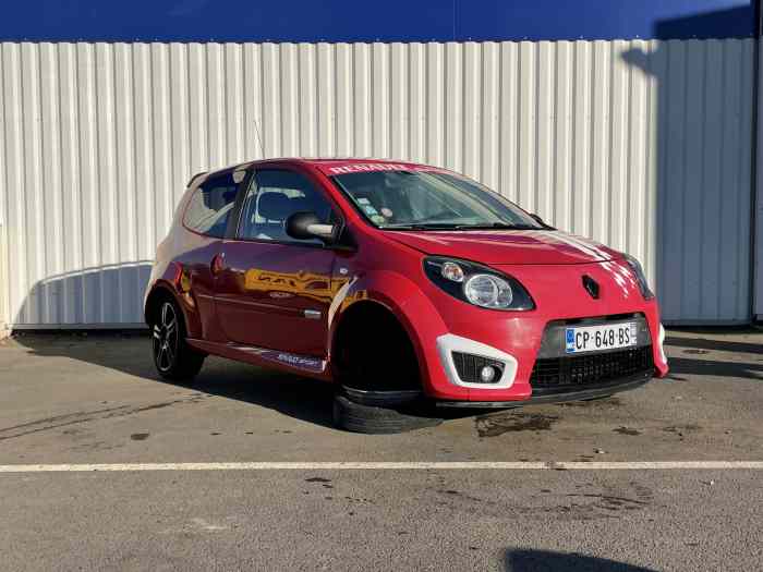 RENAULT Twingo II RS accidentée 0