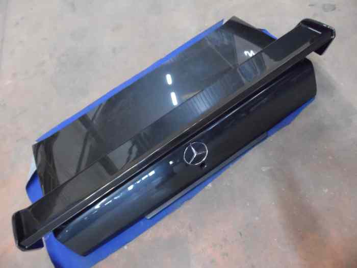 COUVERCLE DE COFFRE + SPOILER MERCEDES 190 EVOLUTION 1
