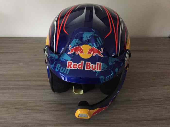 casque stilo wrc des rallye , déco Red Bull perso , norme SA 2015 le tout neuf , taille L 2