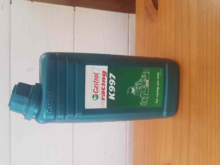 Huile 2t compétition castrol k997