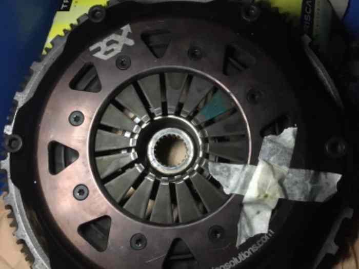 Embrayages / volant moteur clio R3 max 1