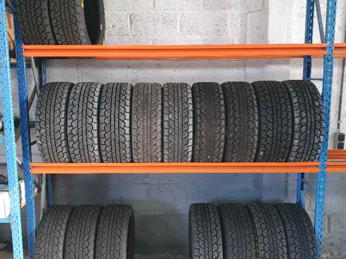 PNEUS NEIGE PIRELLI 18 POUCES avec clous - NEUF + OCCASION