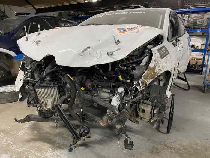 RENAULT CLIO V RALLY5 ACCIDENTEE CAISSE #36 0