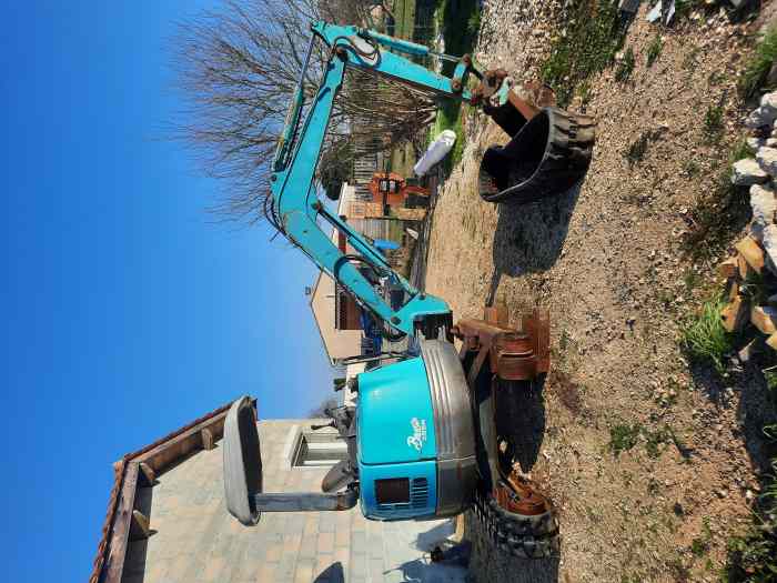 Echange mini pelle kobelco sk25sr de 2000 en cours de révision 2