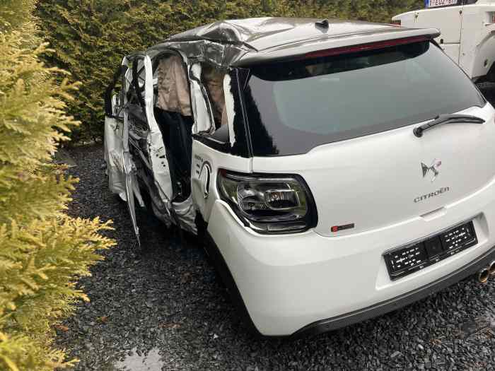Citroen DS3 racing accidenté 3