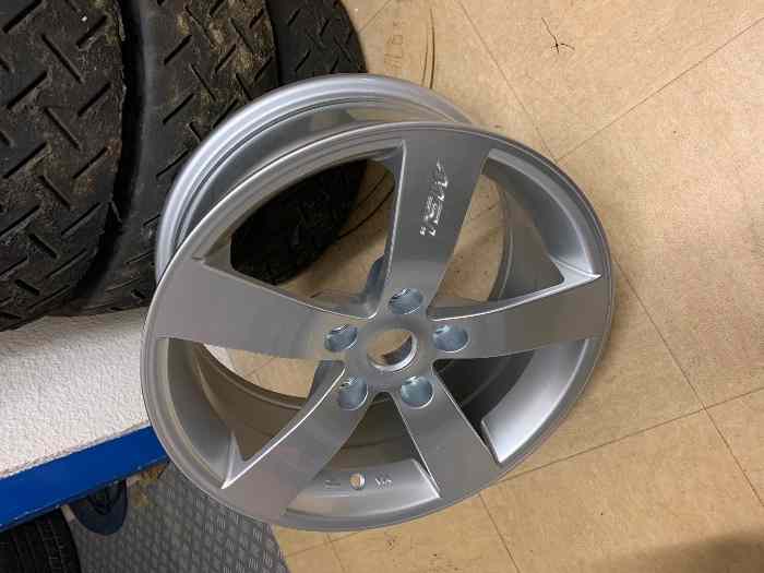 CESAM JANTES PEUGEOT/BMW SPA 7x16 SILVER 1