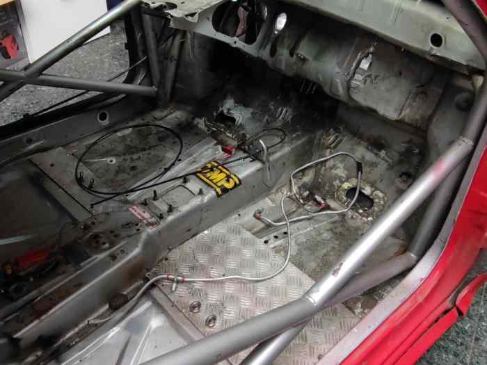 Caisse 106 rallye avec arceau Sparco RAC 3