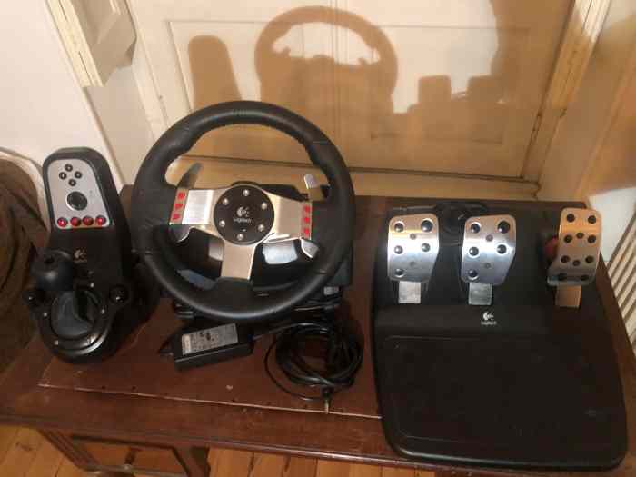 Logitech G27 Ensemble Volant + pédales + levier de vitesse pour PC,PS2 et  PS3 Cuir Noir / acier. - pièces et voitures de course à vendre, de rallye  et de circuit.