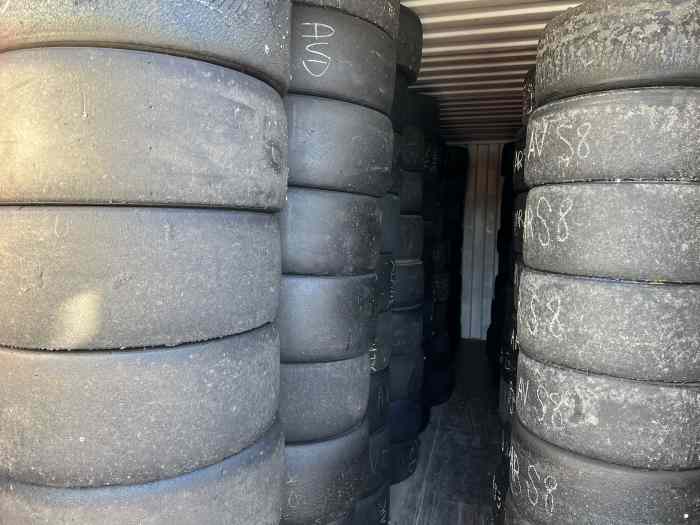 Pneumatiques Circuit slick Michelin Pirelli