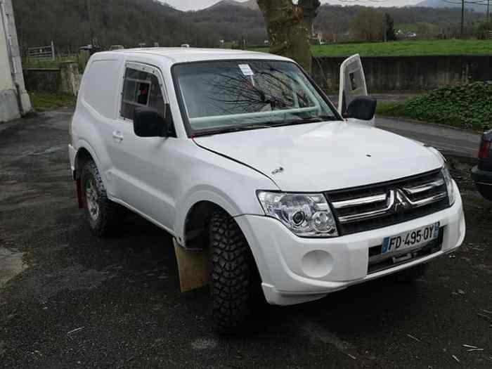 Mitsubishi Pajero rallye baja raid 0