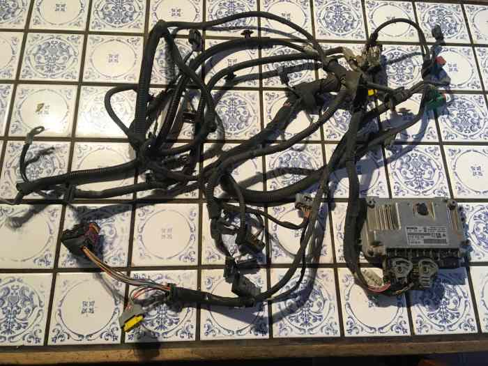 Calculateur ECU moteur Citroen C2 1.6 - 16vts + faisceau côté moteur complet à vendre 1