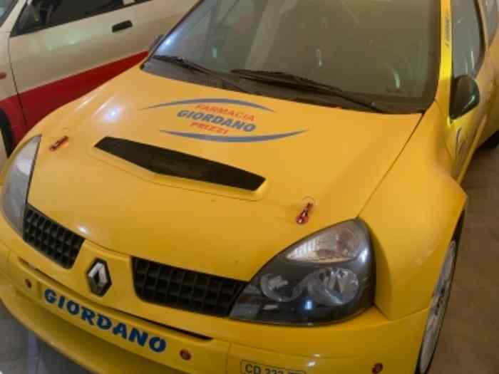 Clio RS F 2000