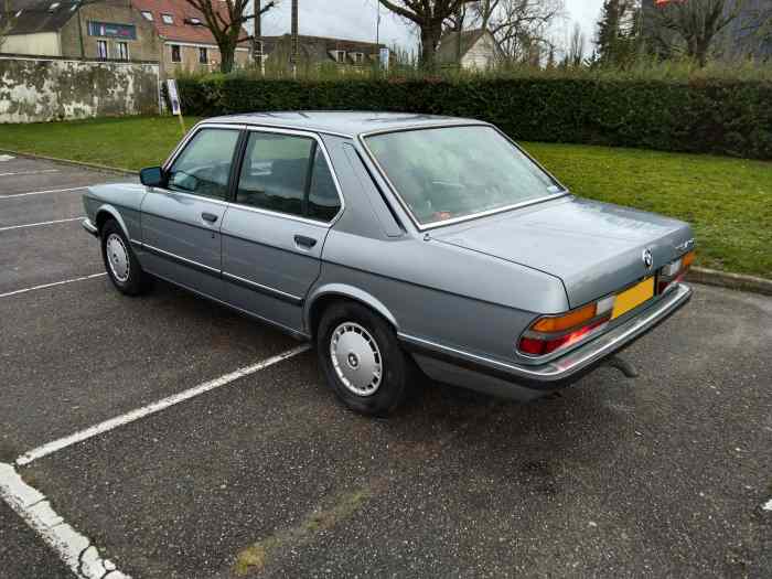 524 TD E28 BOITE AUTO (RARE!) origine MONACO 1