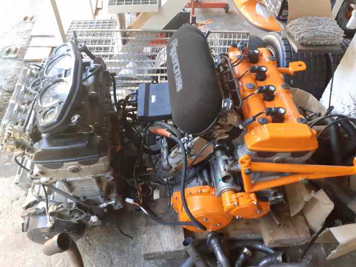 Lot 2 moteurs Suzuki Hayabusa 1300cm3 +pièces 0