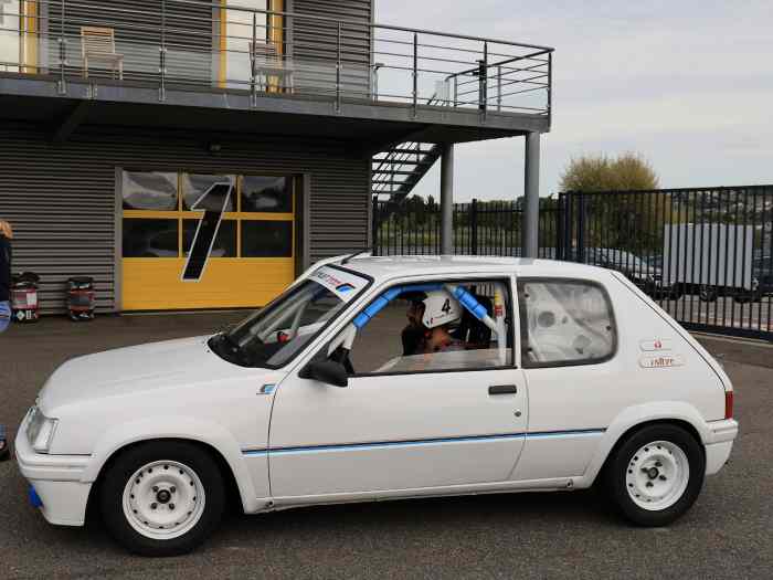 205 rallye f2000/12 2