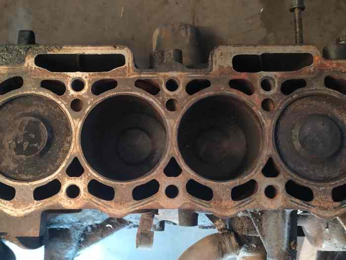 Bas moteur TU3FJ2 xsi 1
