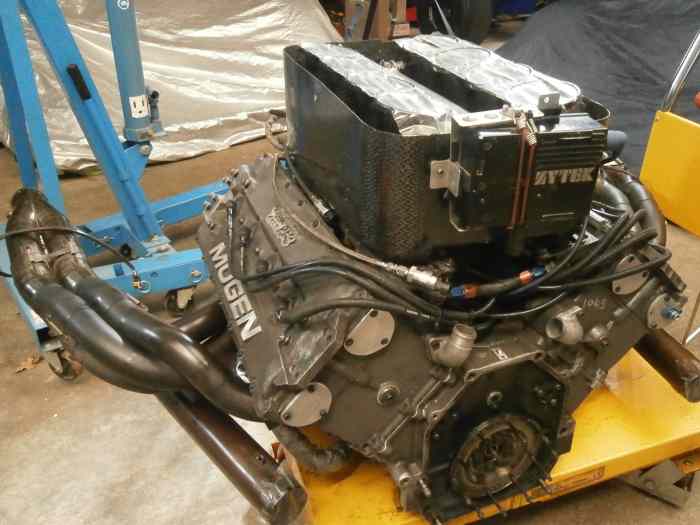 Moteur MUGEN V8 F 3000 2