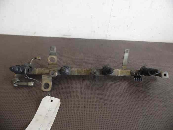 RAMPE INJECTION 94411008007 PORSCHE 944-1 2