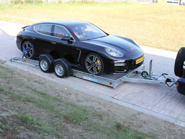 Remorque Porte-voiture abaissable au sol sur coussins d