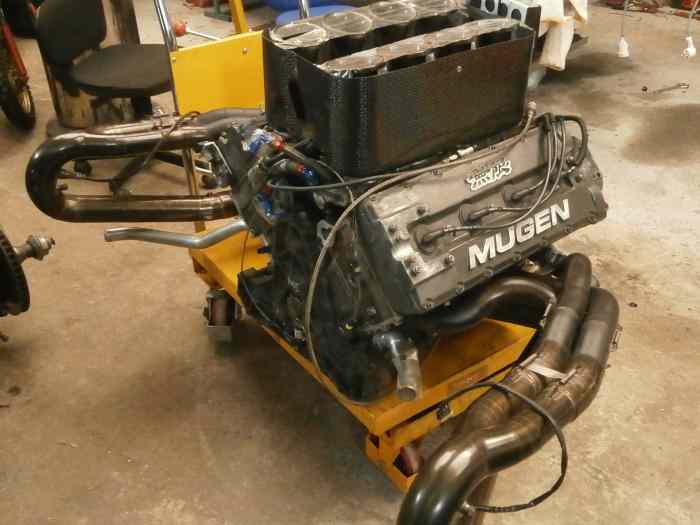 Moteur MUGEN V8 F 3000 1