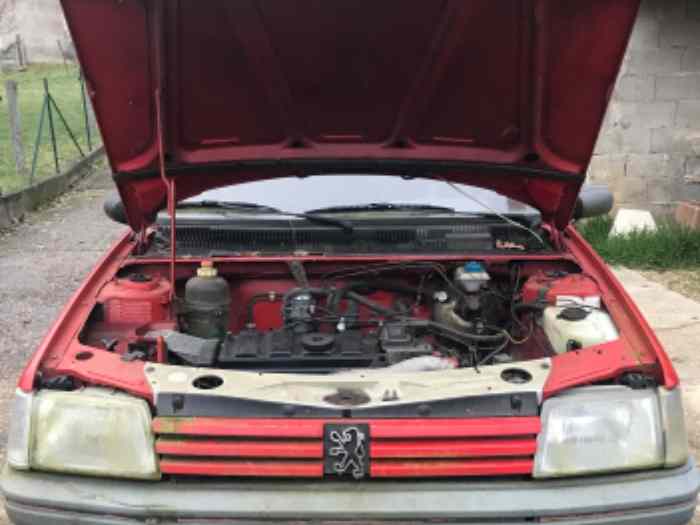 Peugeot 205 junior 1