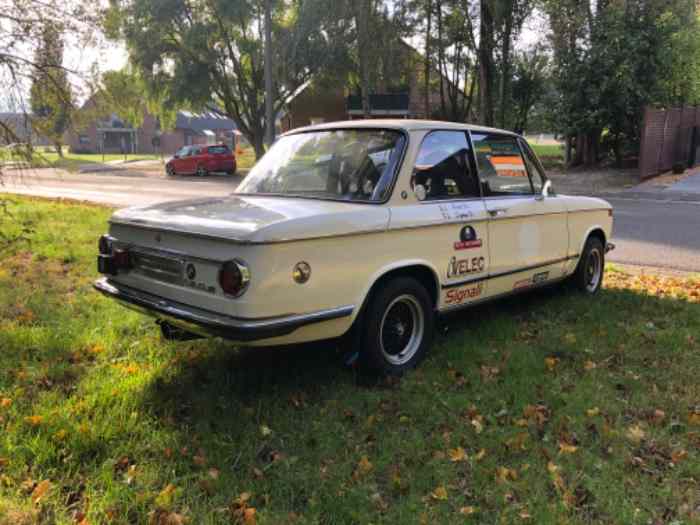 Voiture de rallye 4