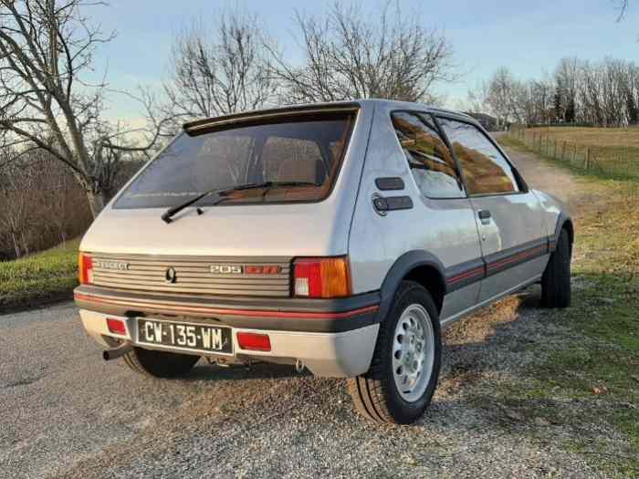 Peugeot 205 GTI 115cv 2