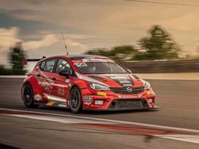 Opel Astra TCR 2016 0