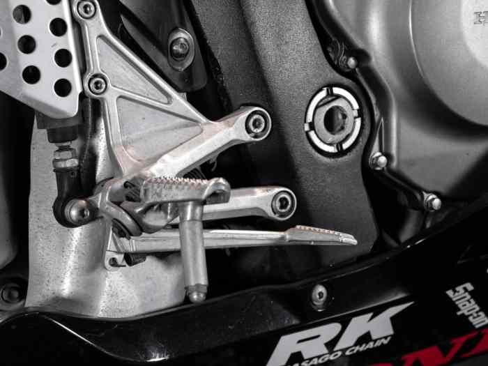HONDA CBR1000RR FIREBLADE - limited edition - 2005 5