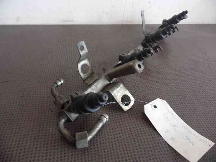 RAMPE INJECTION 94411008007 PORSCHE 944-1 3