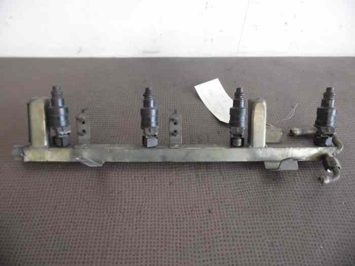 RAMPE INJECTION 94411008007 PORSCHE 944-1 0