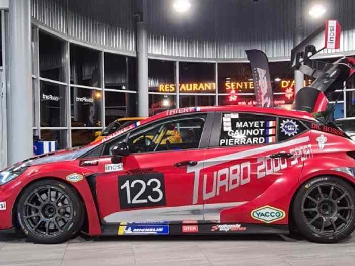Opel Astra TCR 2016 4