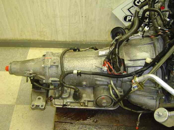 LS2 Engine 4L60E Pontiac GTO LS2 Engine 2