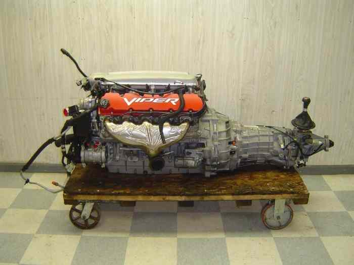 Dodge Viper SRT10 Engine 2
