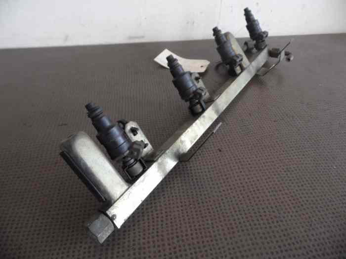 RAMPE INJECTION 94411008007 PORSCHE 944-1 1